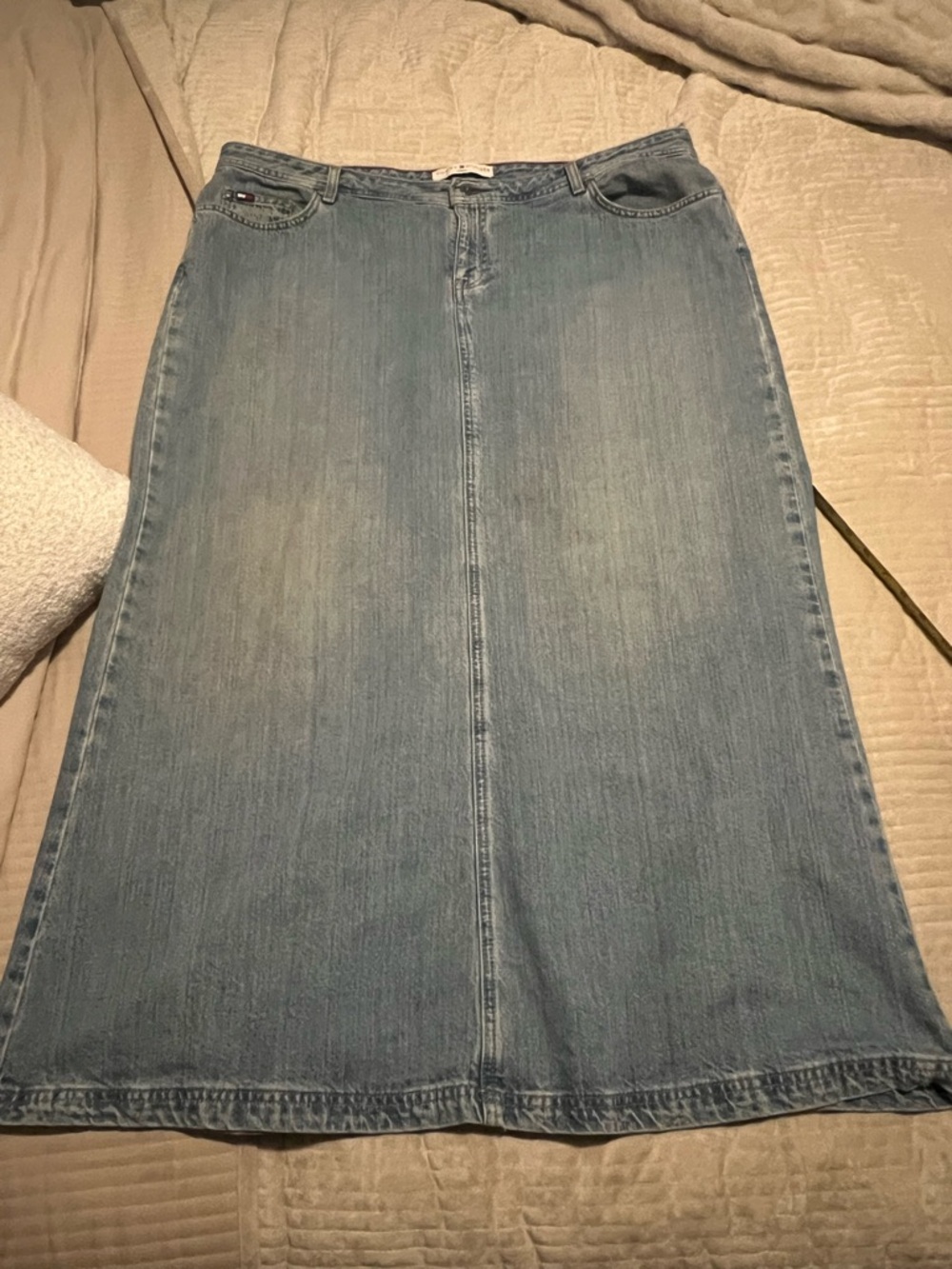 TOMMY HILFIGER LONG DENIM SKIRT